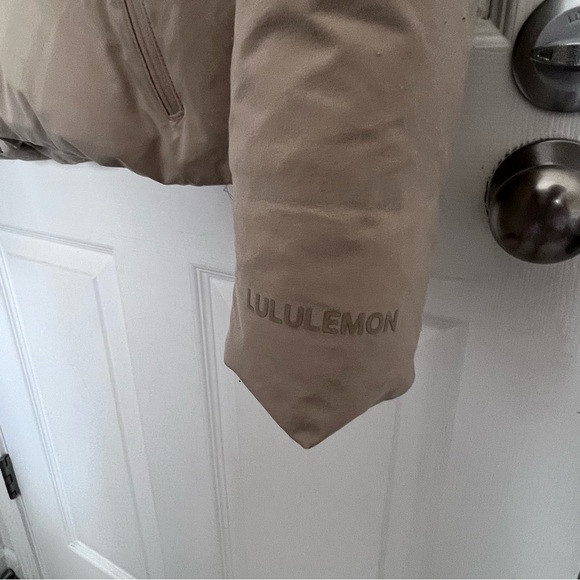 Lululemon Slush Hour Hooded Jacket - Picture 10 of 16